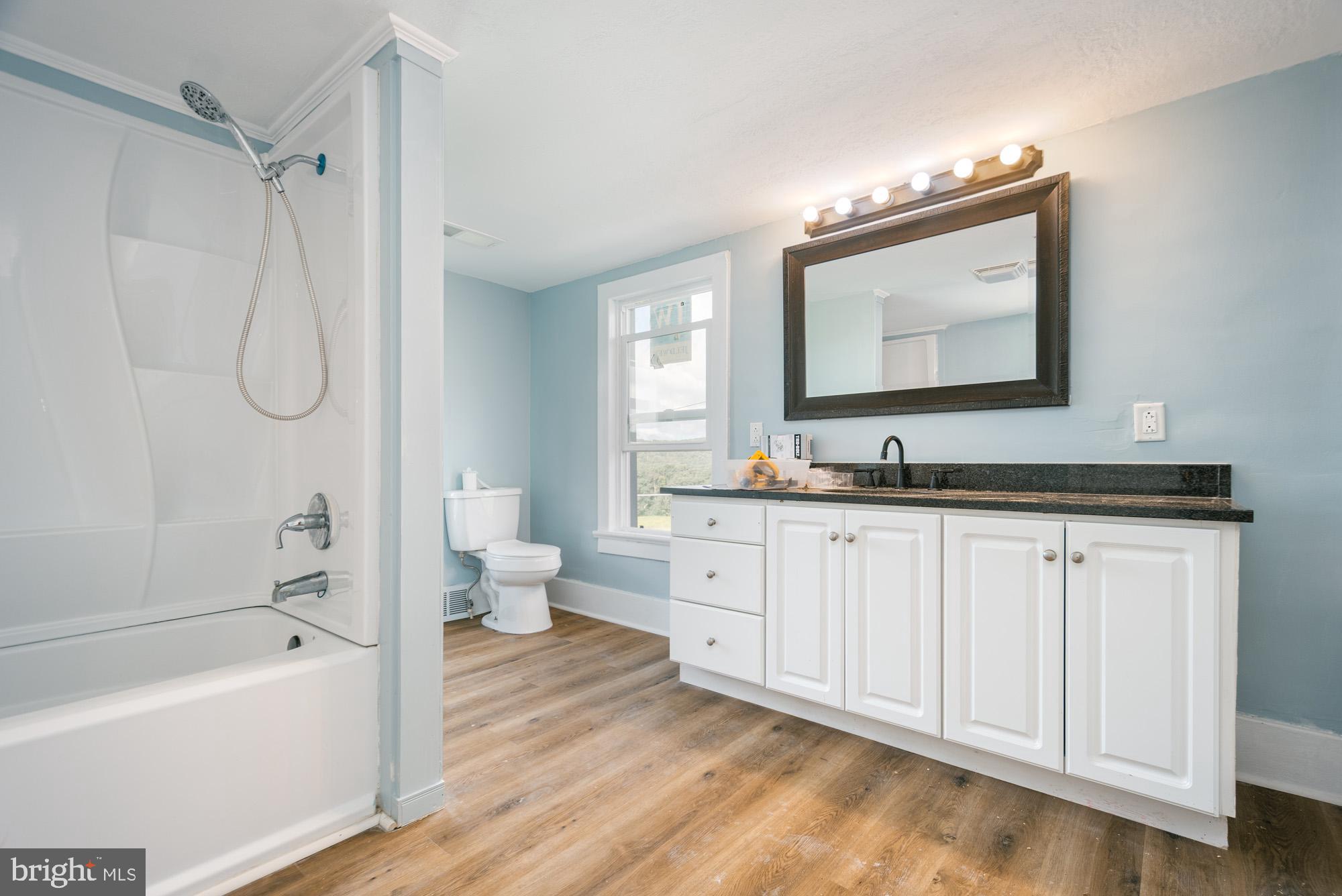 1040 OLD MORGANTOWN ROAD W