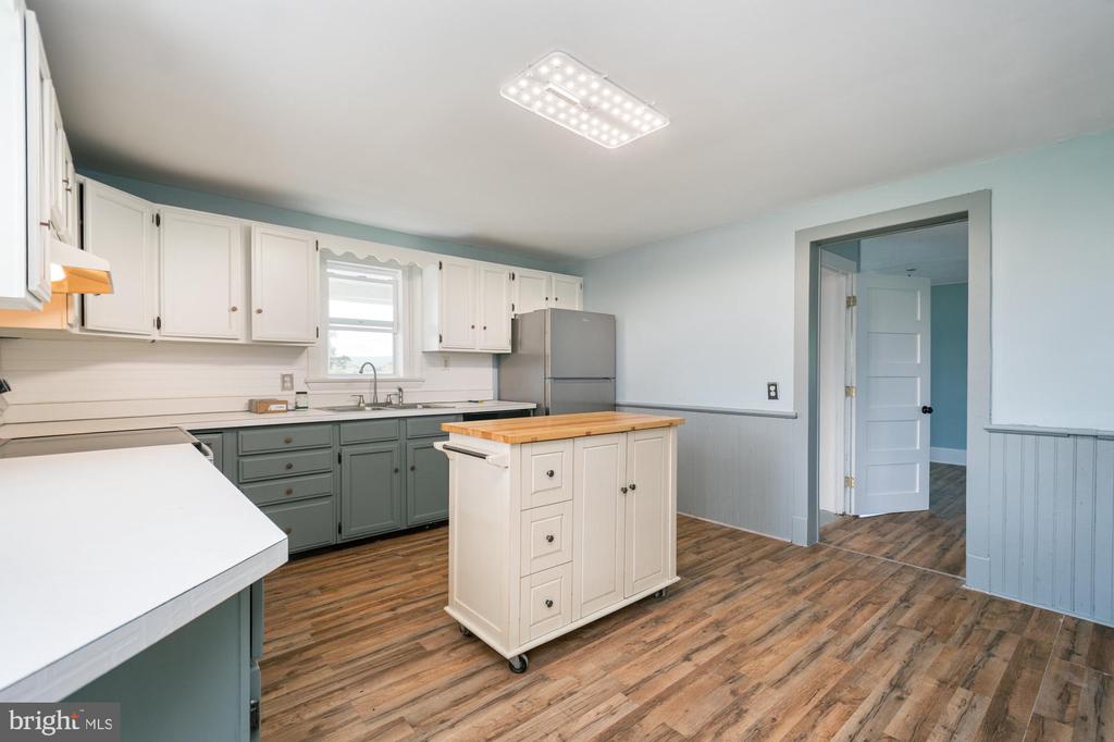 1040 OLD MORGANTOWN ROAD W