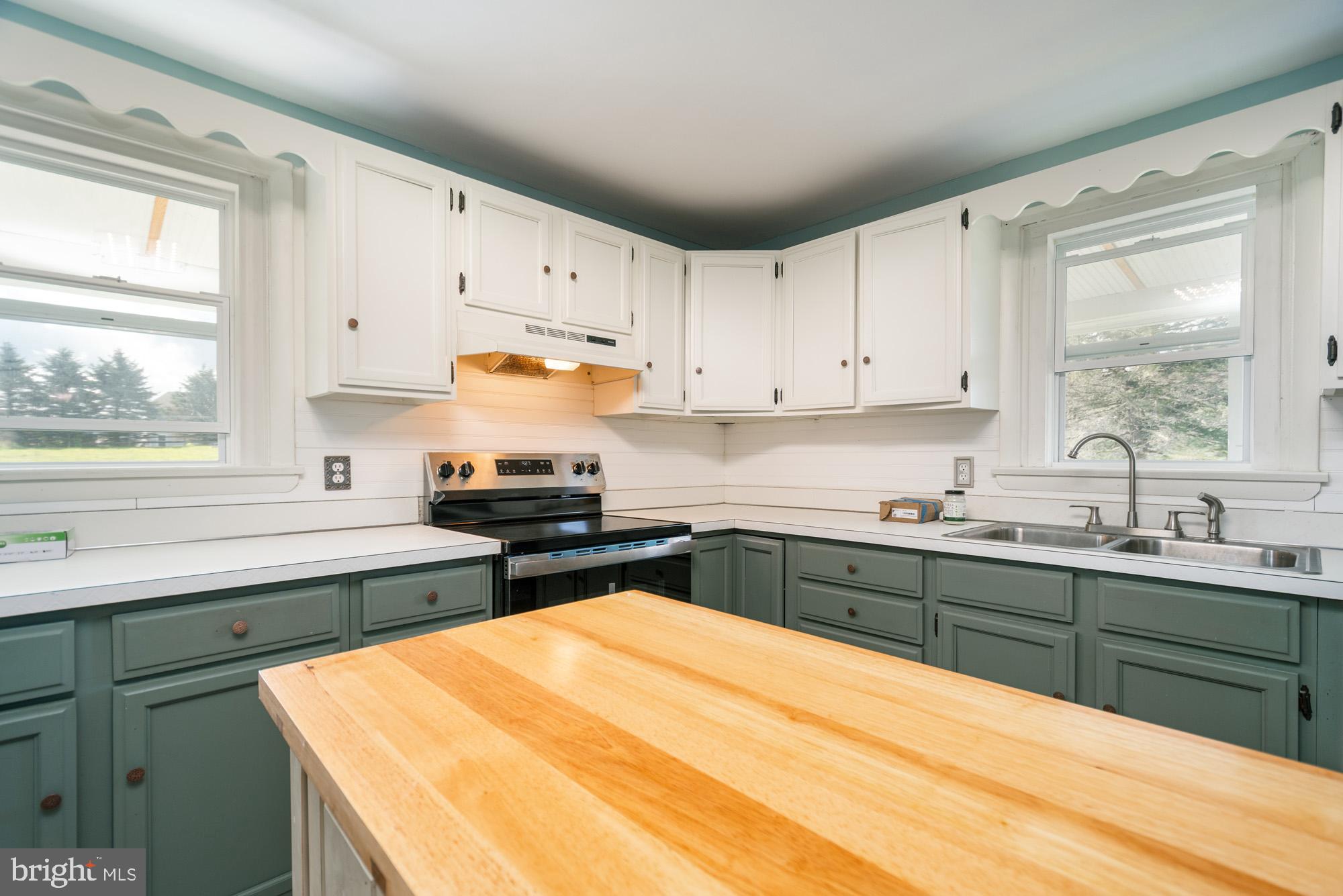 1040 OLD MORGANTOWN ROAD W