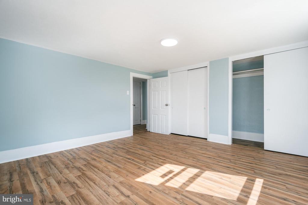 1040 OLD MORGANTOWN ROAD W