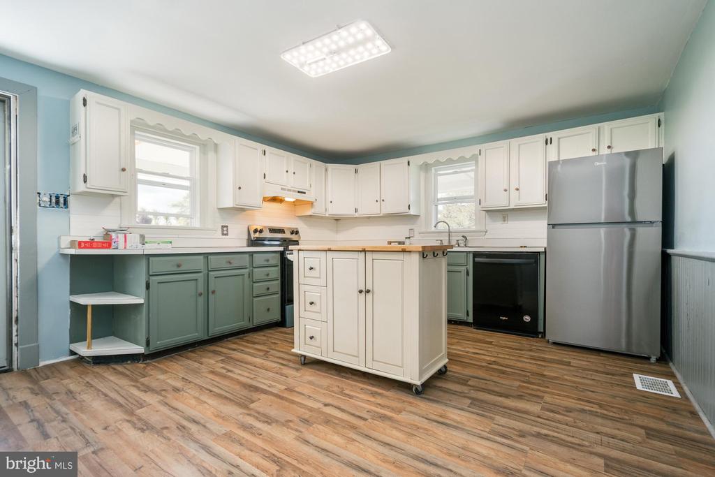 1040 OLD MORGANTOWN ROAD W