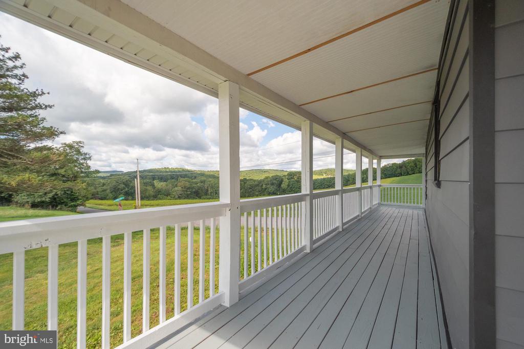 1040 OLD MORGANTOWN ROAD W