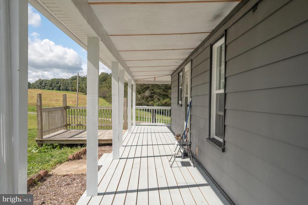 1040 OLD MORGANTOWN ROAD W