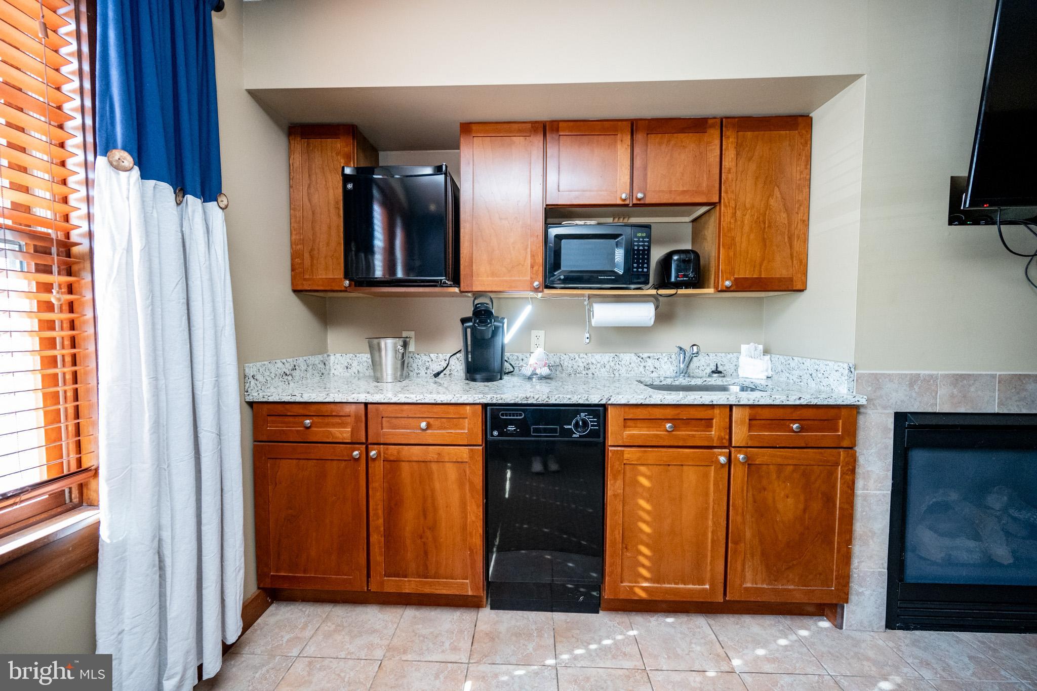 565 GLENDALE ROAD 210A