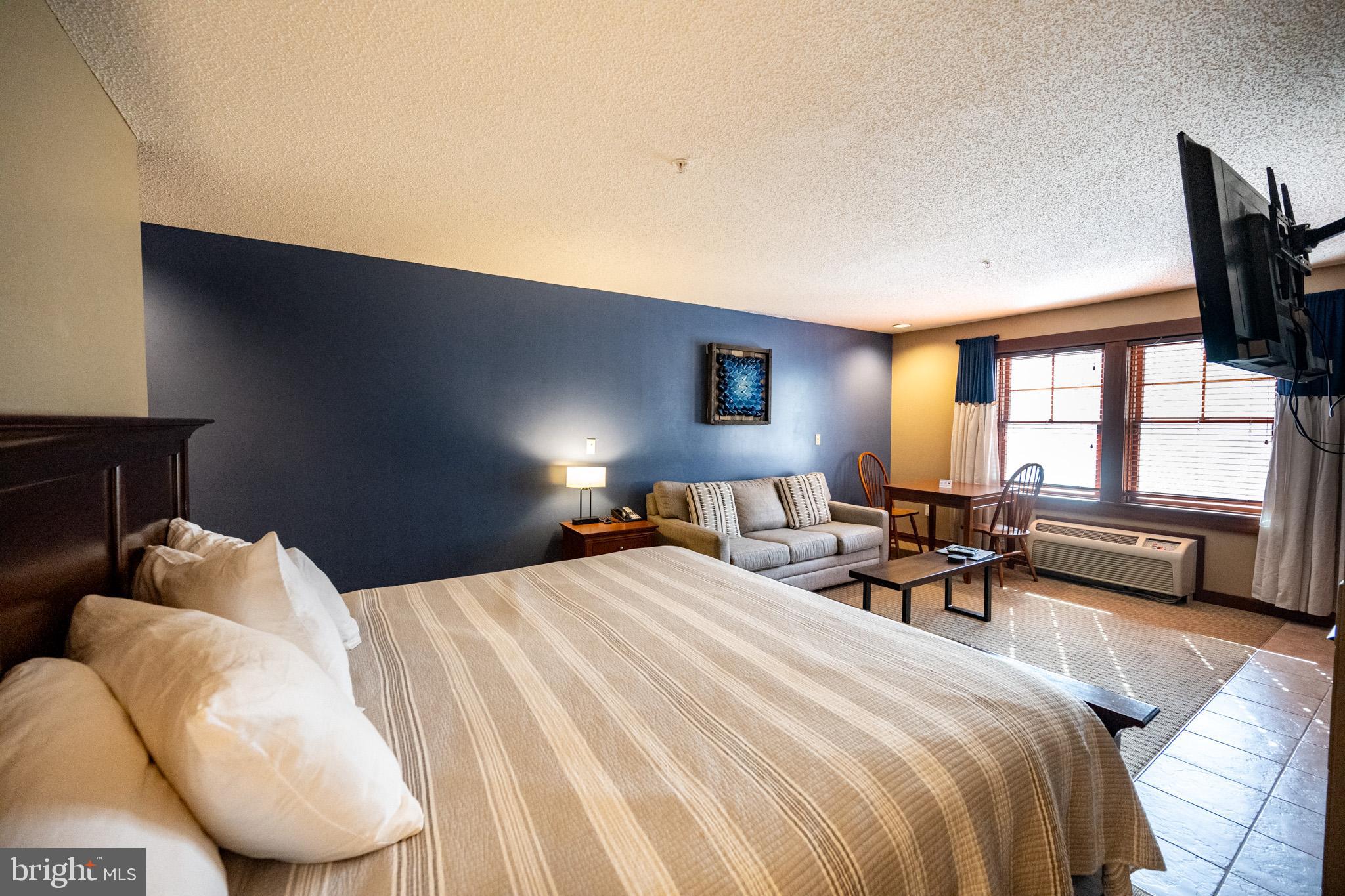 565 GLENDALE ROAD 210A