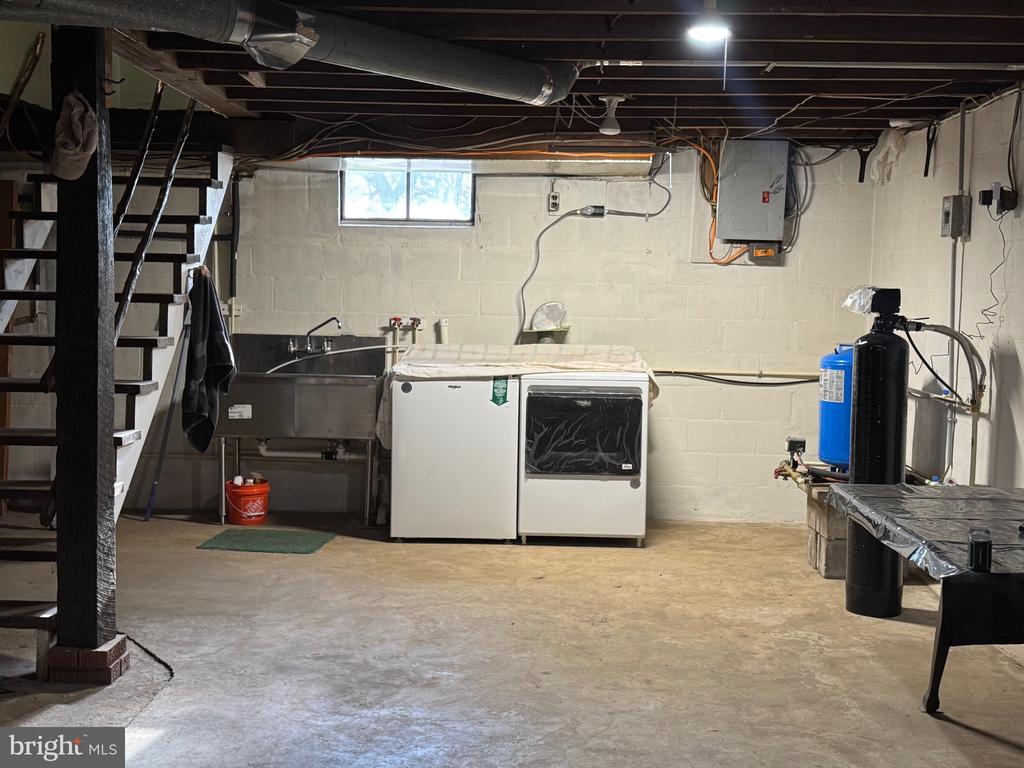 66 OLD MORGANTOWN ROAD E