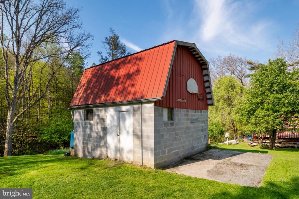 66 OLD MORGANTOWN ROAD E