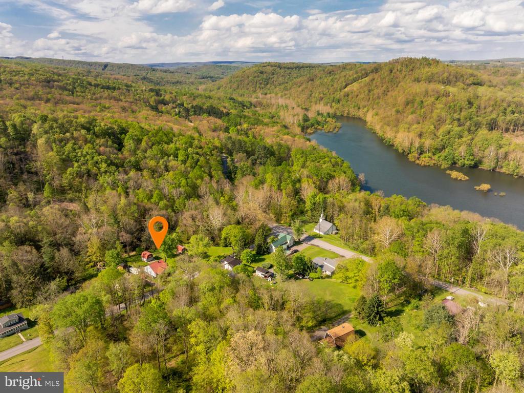 66 OLD MORGANTOWN ROAD E