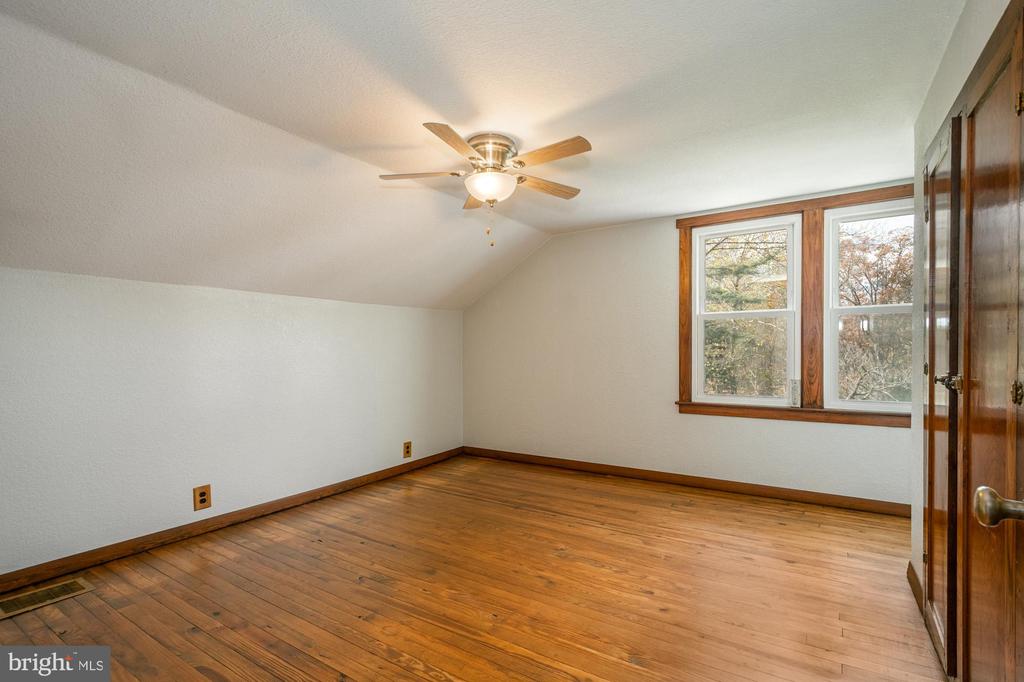 66 OLD MORGANTOWN ROAD E