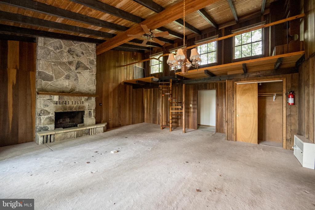 163 SKIPJACK LANE