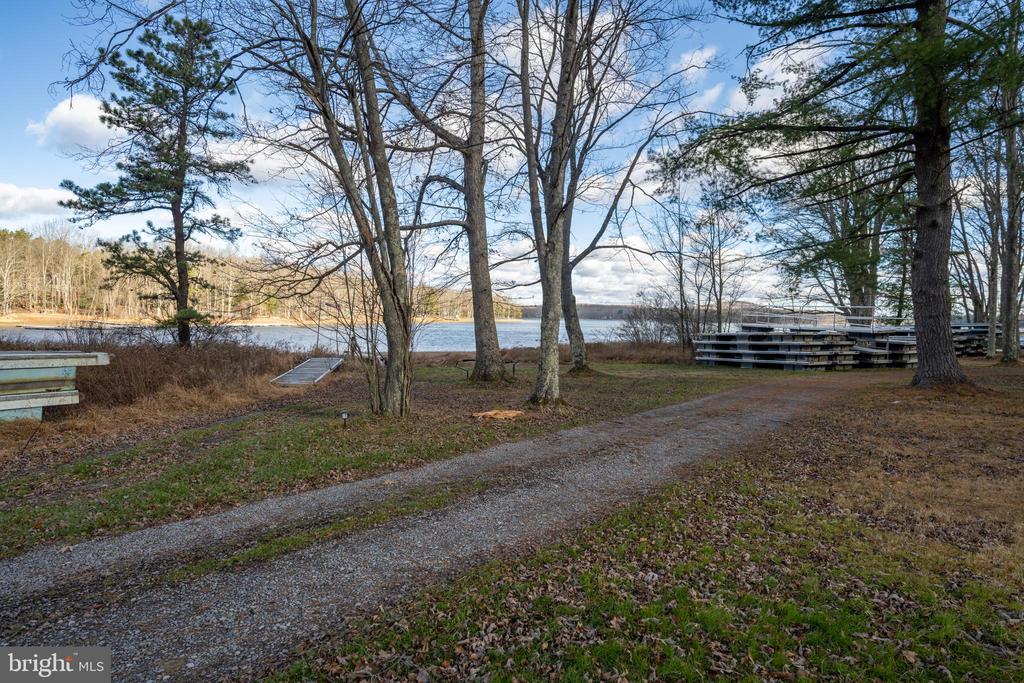 163 SKIPJACK LANE