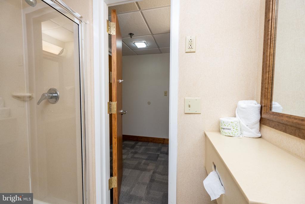290 MARSH HILL ROAD 319C