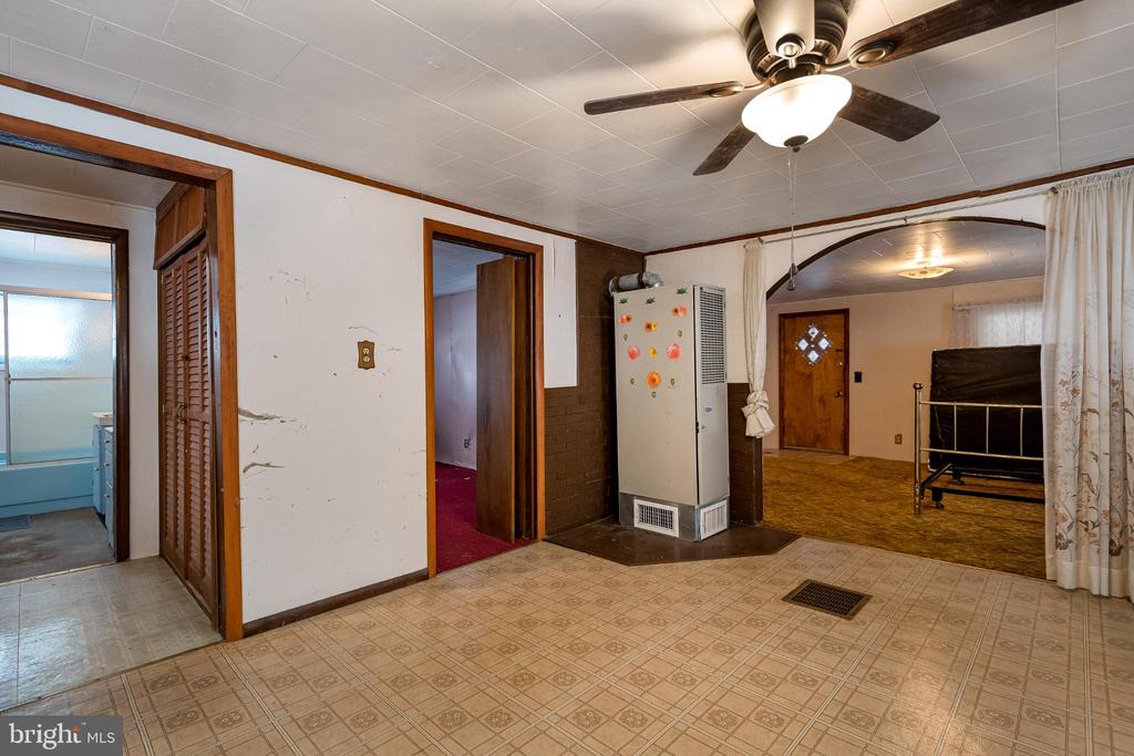 3416 BROADFORD ROAD
