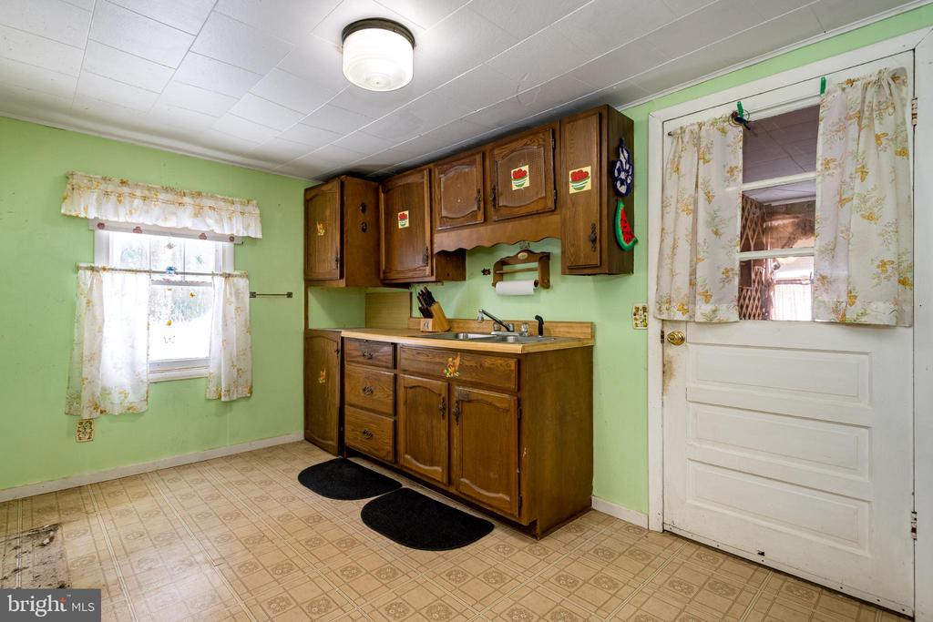 3416 BROADFORD ROAD