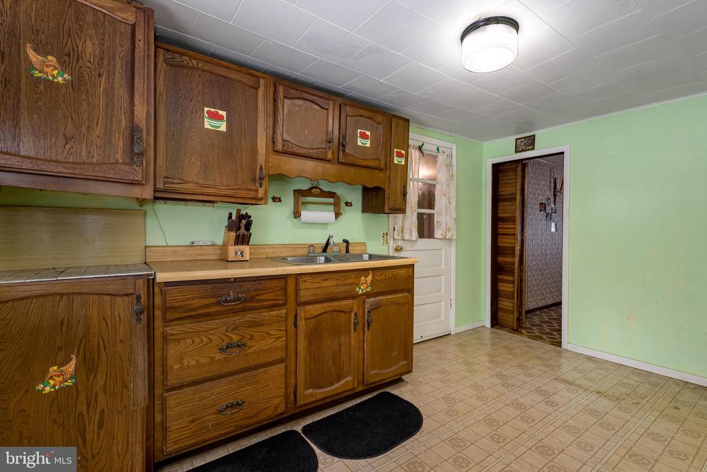 3416 BROADFORD ROAD