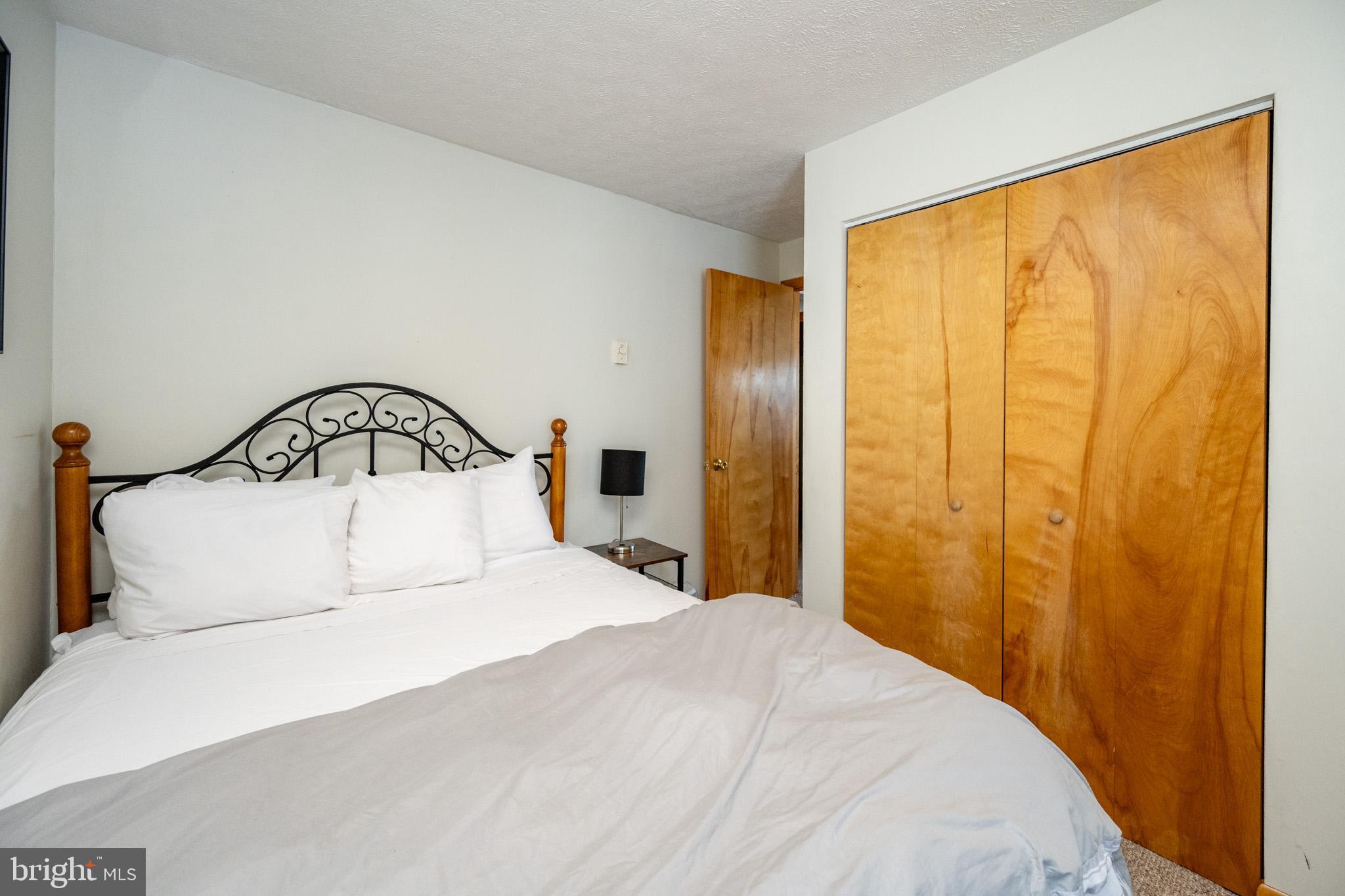 127 JEFFREY LANE 18C