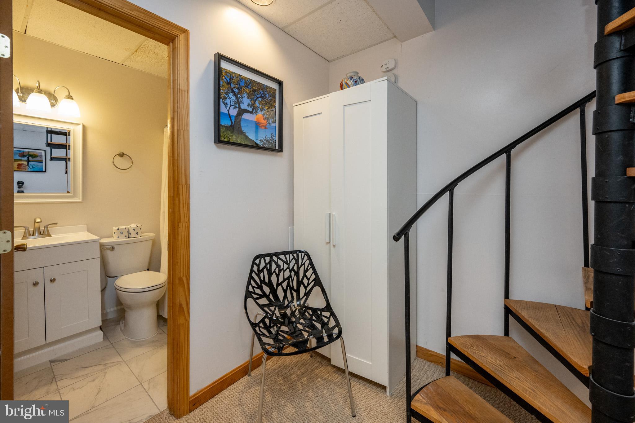 127 JEFFREY LANE 18C