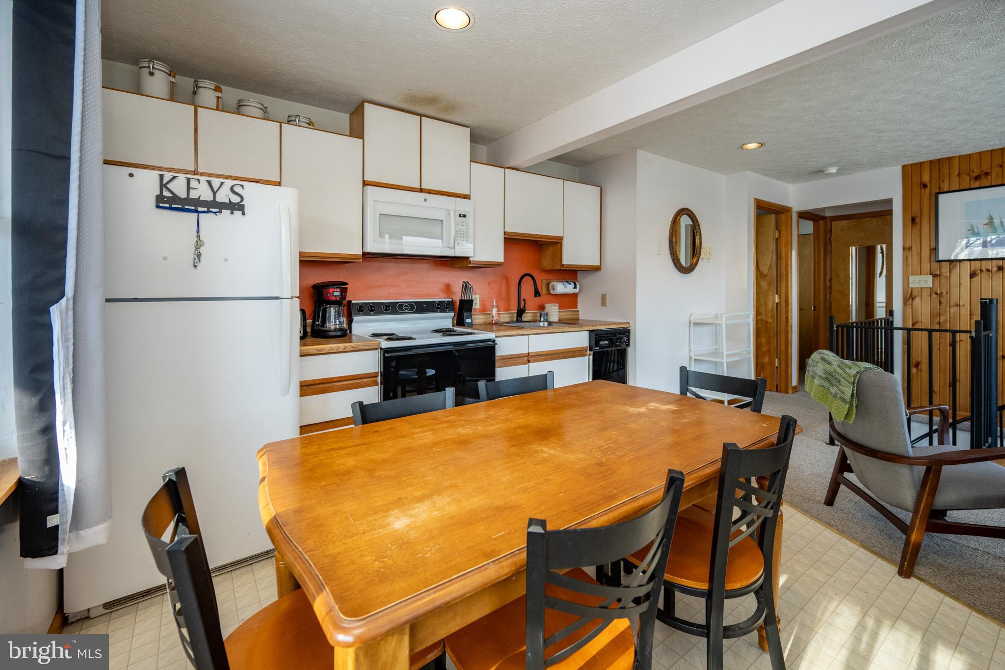 127 JEFFREY LANE 18C