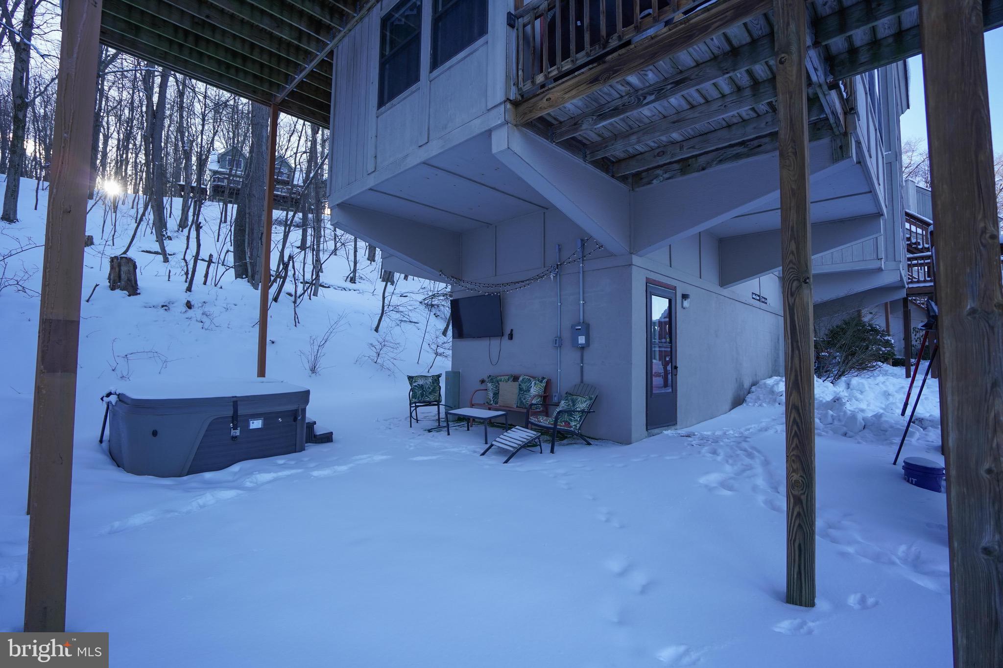 127 JEFFREY LANE 18C