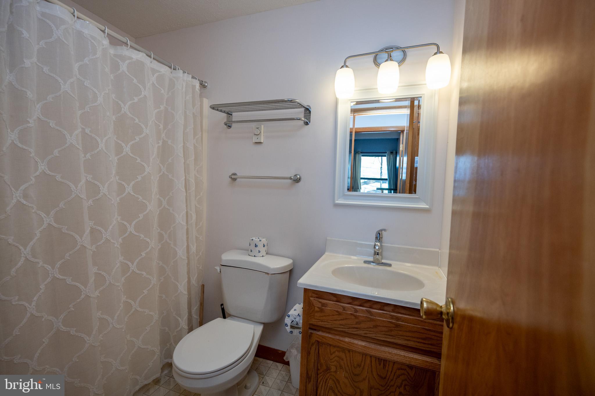 127 JEFFREY LANE 18C