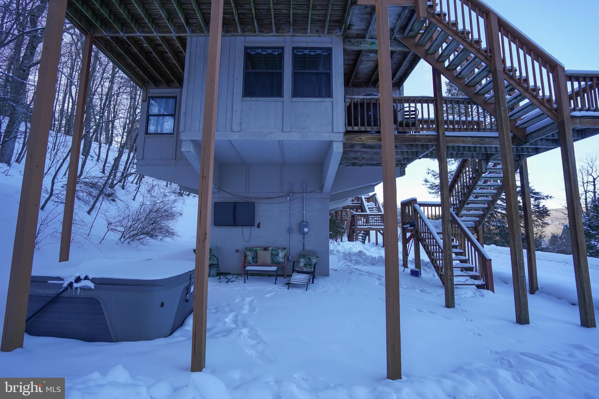 127 JEFFREY LANE 18C