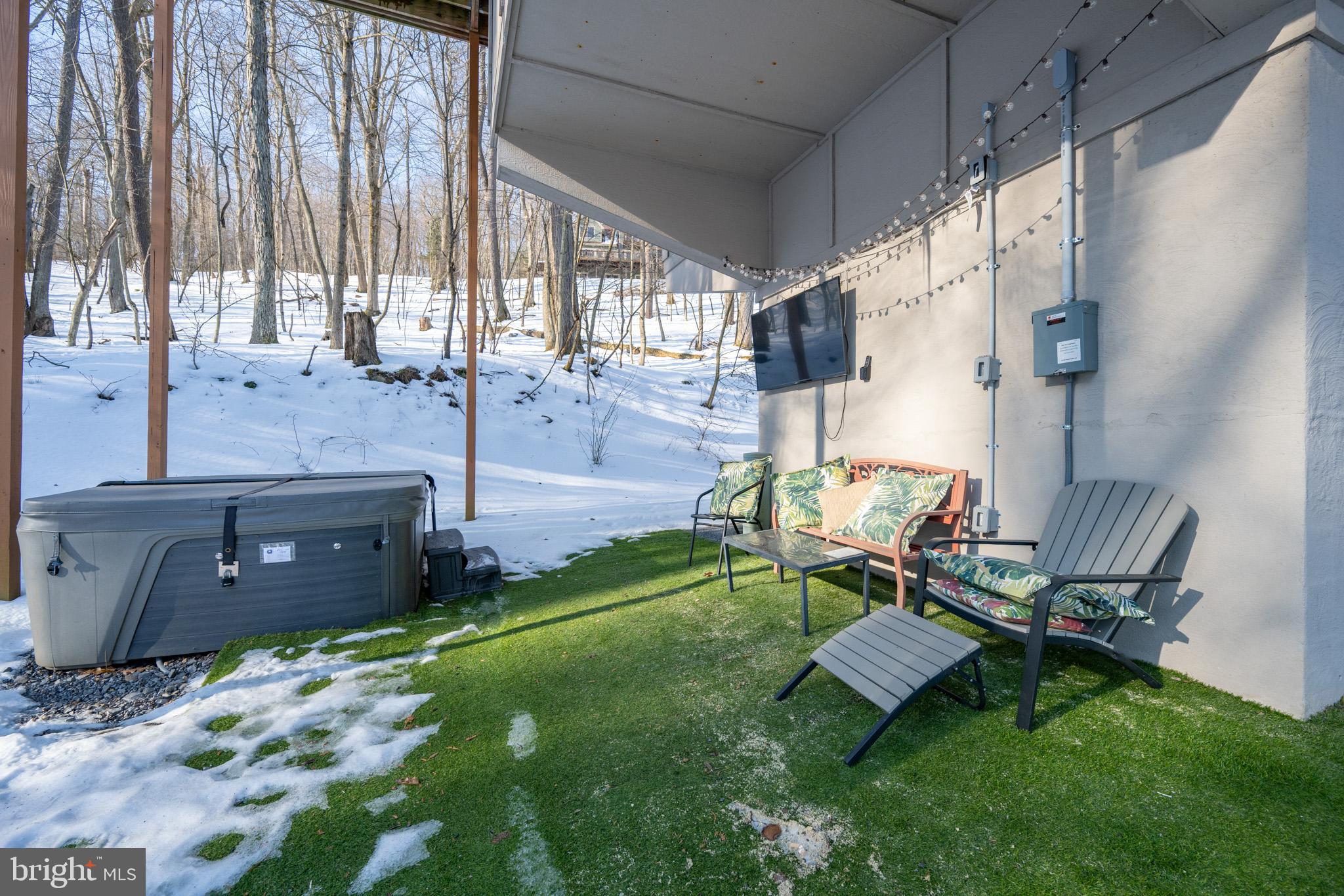 127 JEFFREY LANE 18C