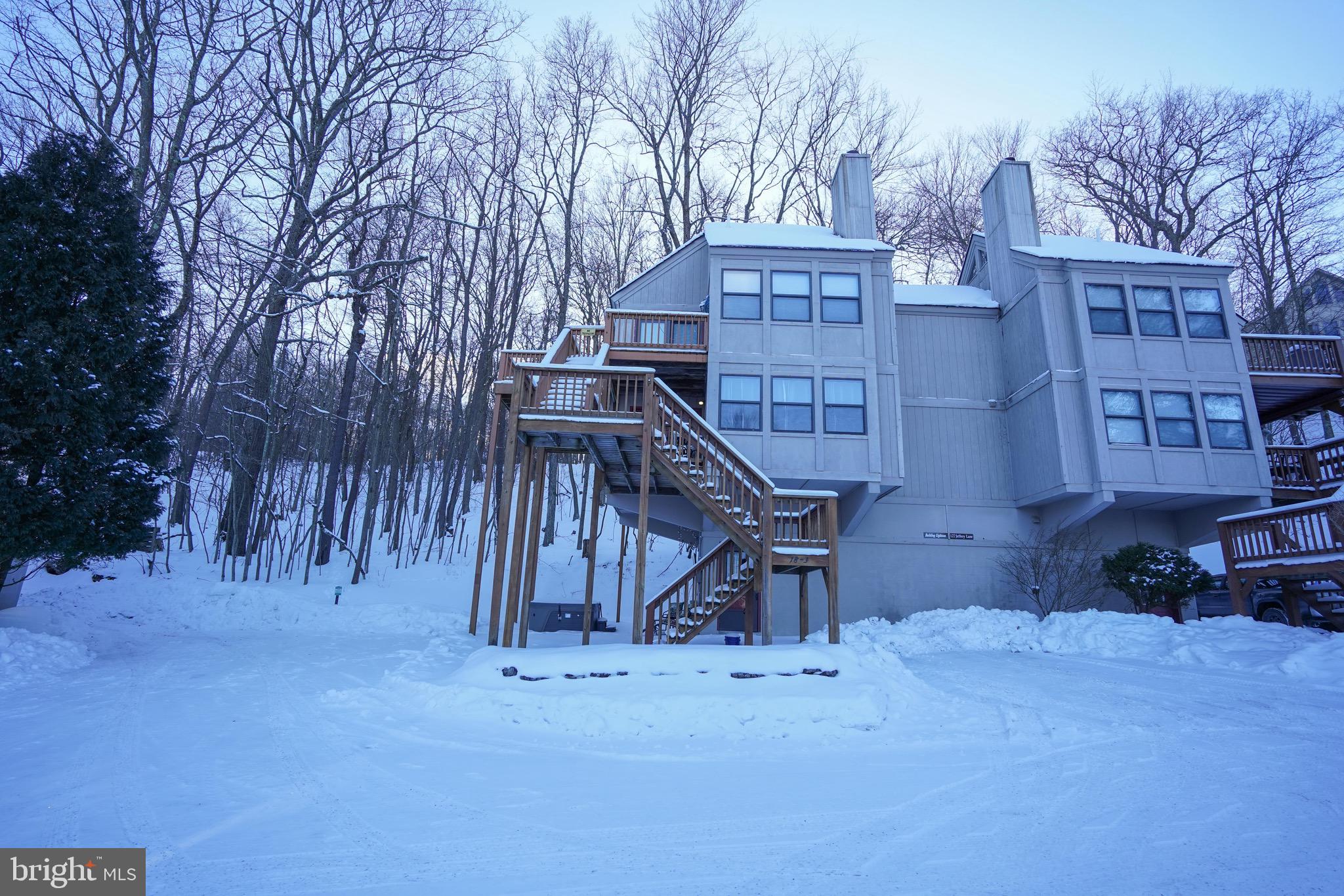 127 JEFFREY LANE 18C