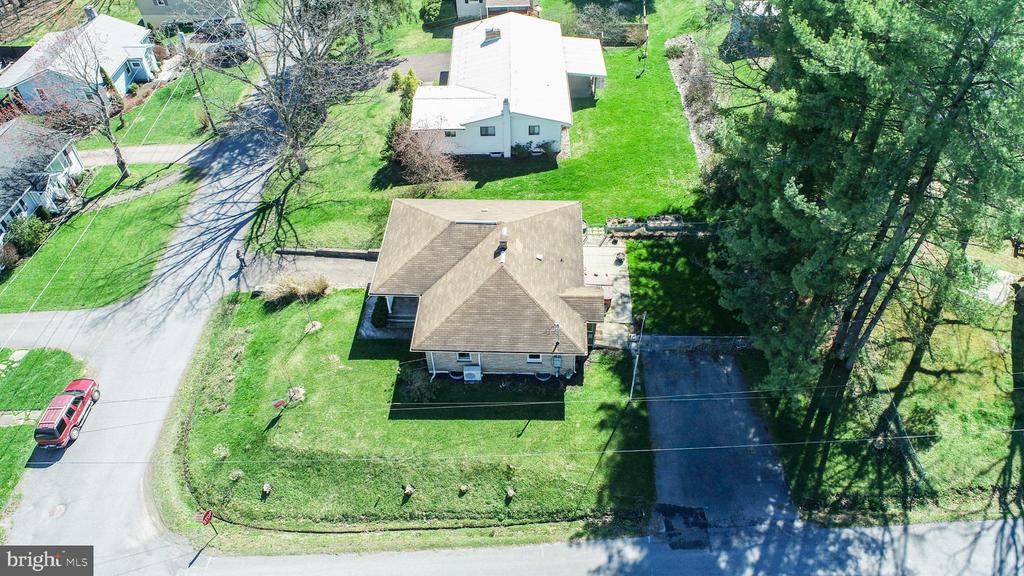 127 S OAKHALL DRIVE