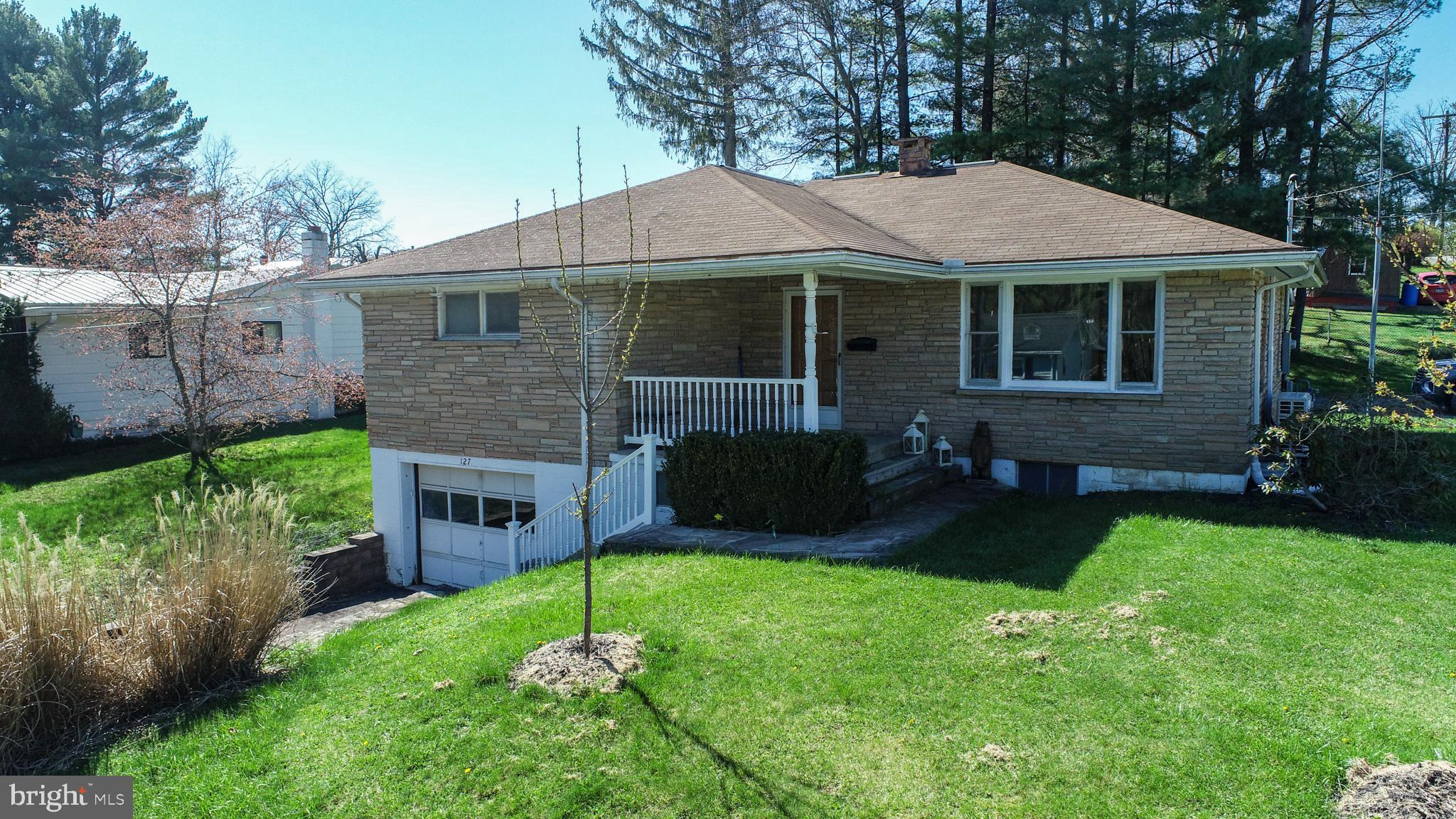127 S OAKHALL DRIVE