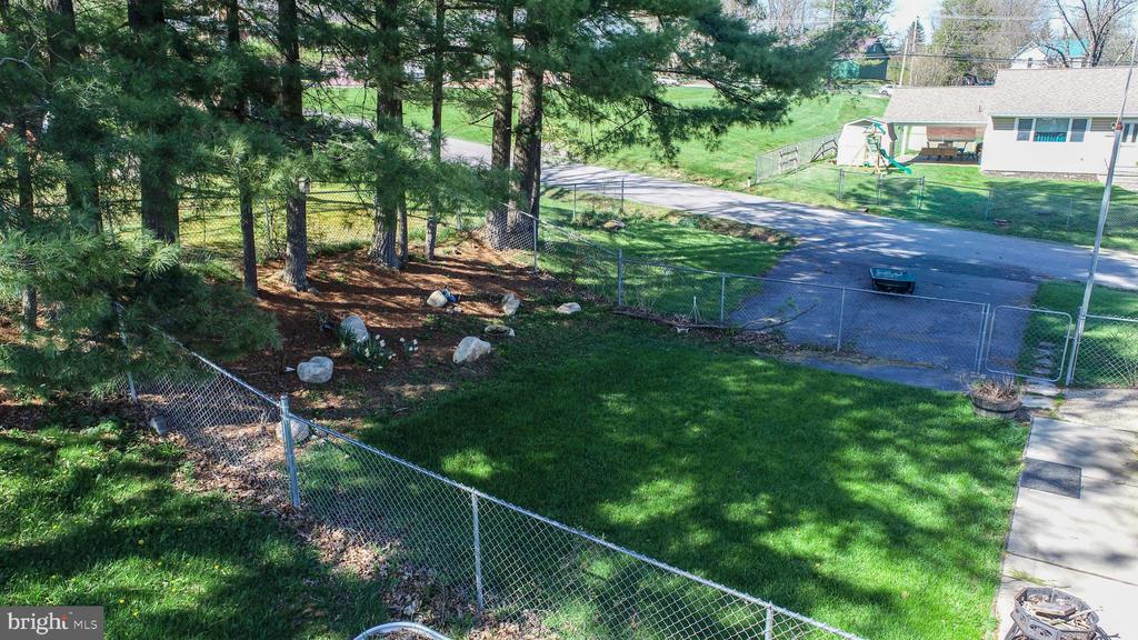 127 S OAKHALL DRIVE