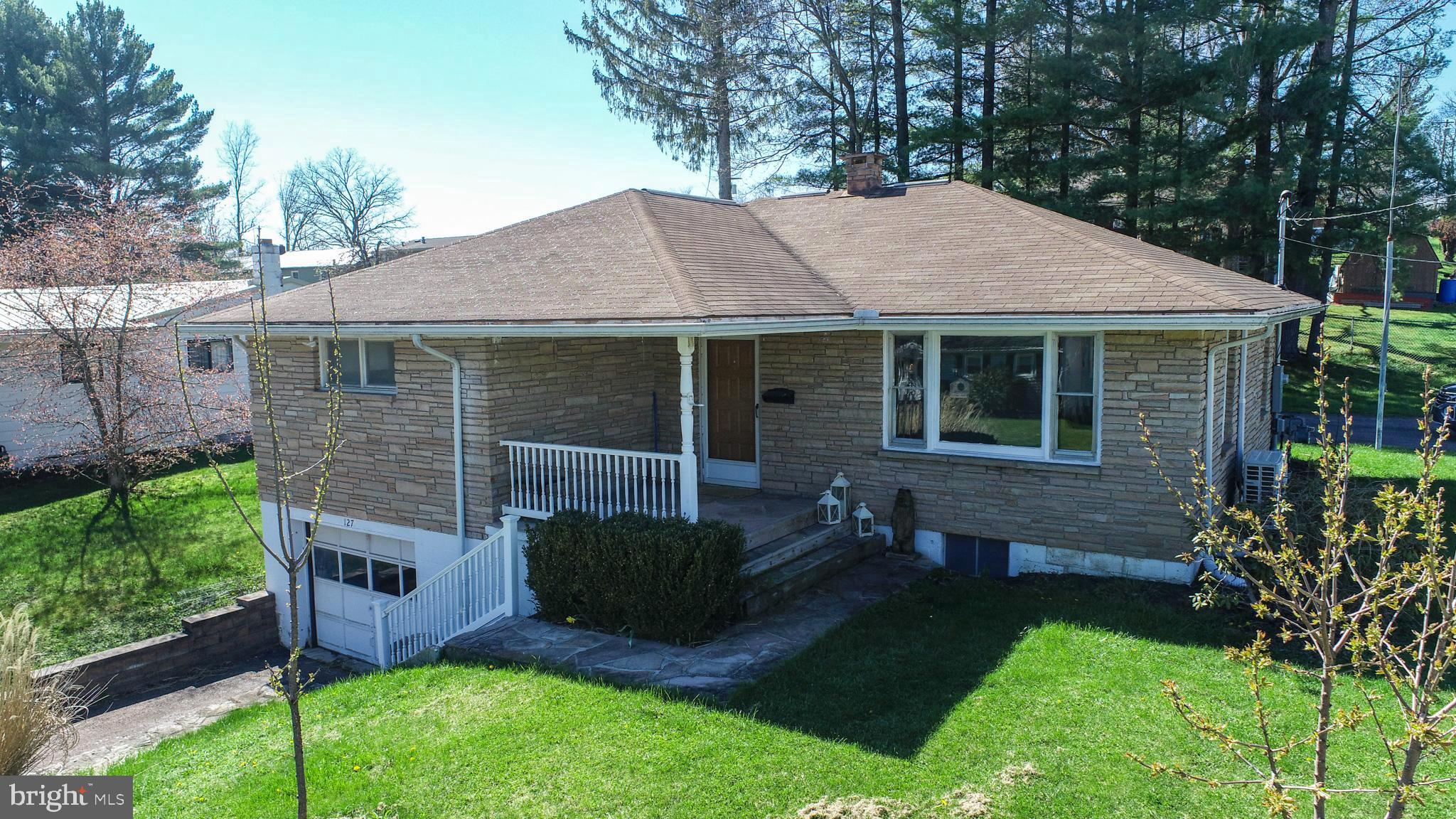 127 S OAKHALL DRIVE