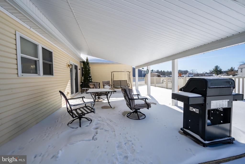 702 SUNSHINE DRIVE