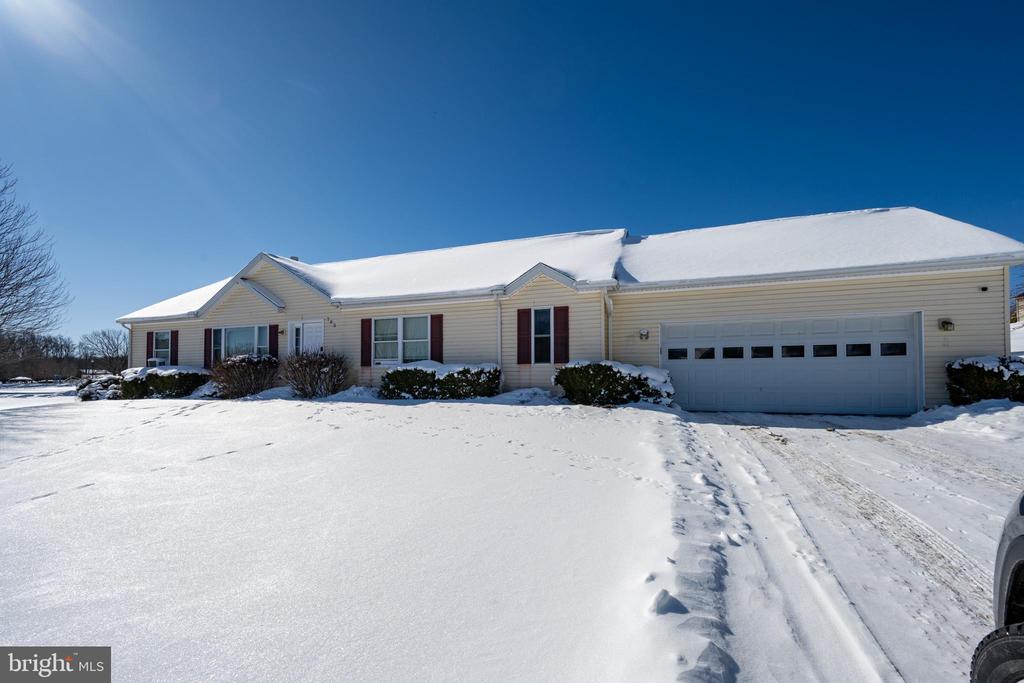 702 SUNSHINE DRIVE