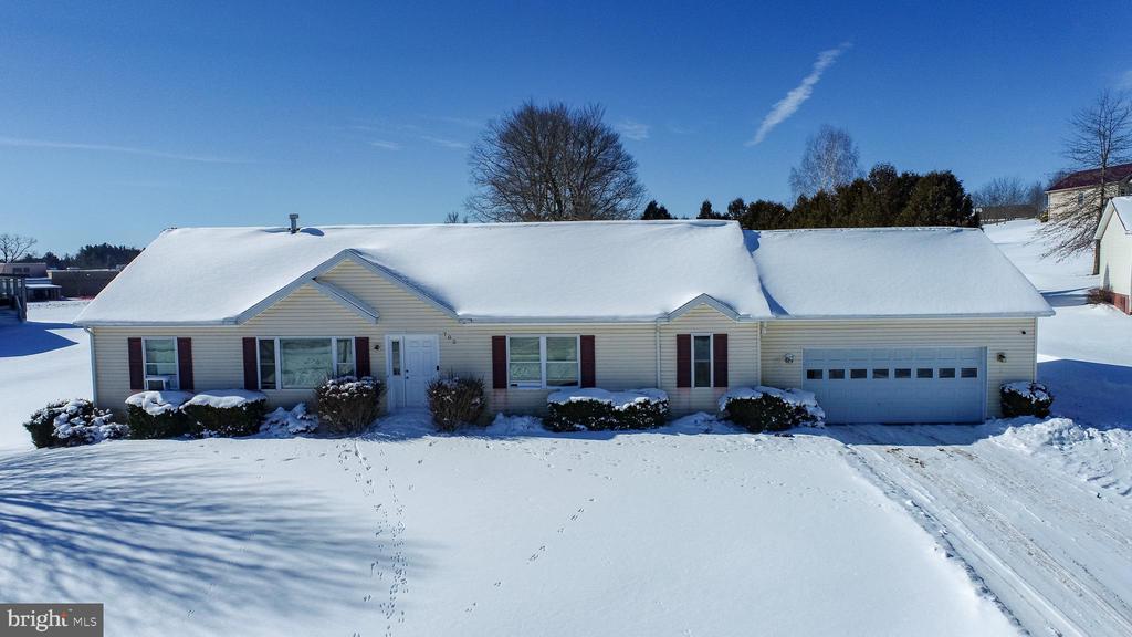 702 SUNSHINE DRIVE