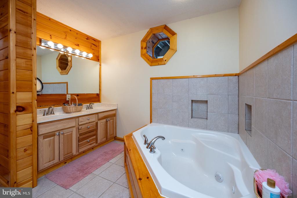 72 JAKES DRIVE