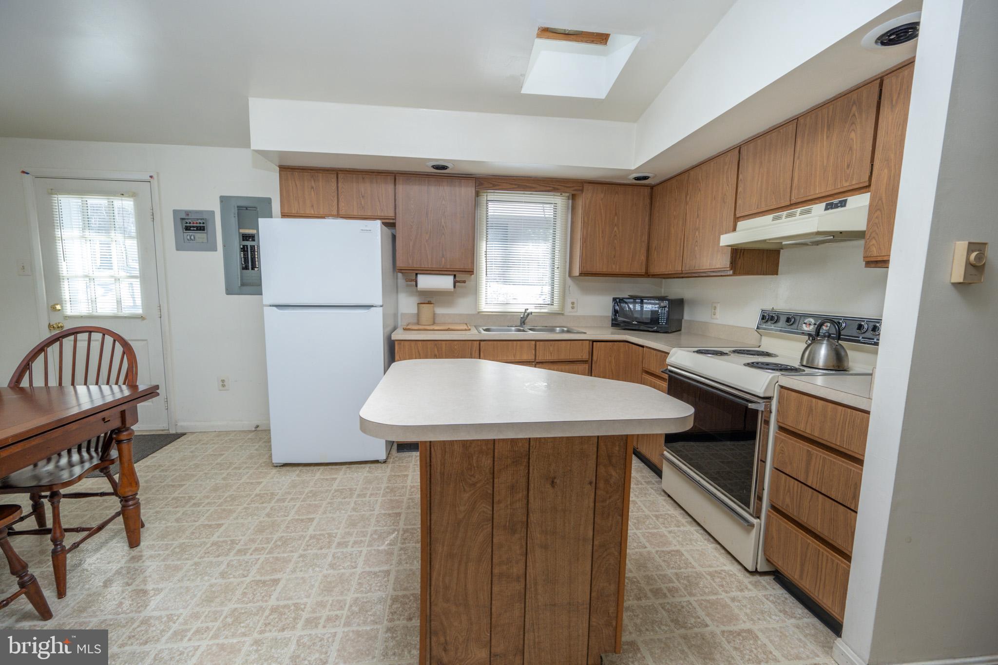 102 PINEY POINT DRIVE