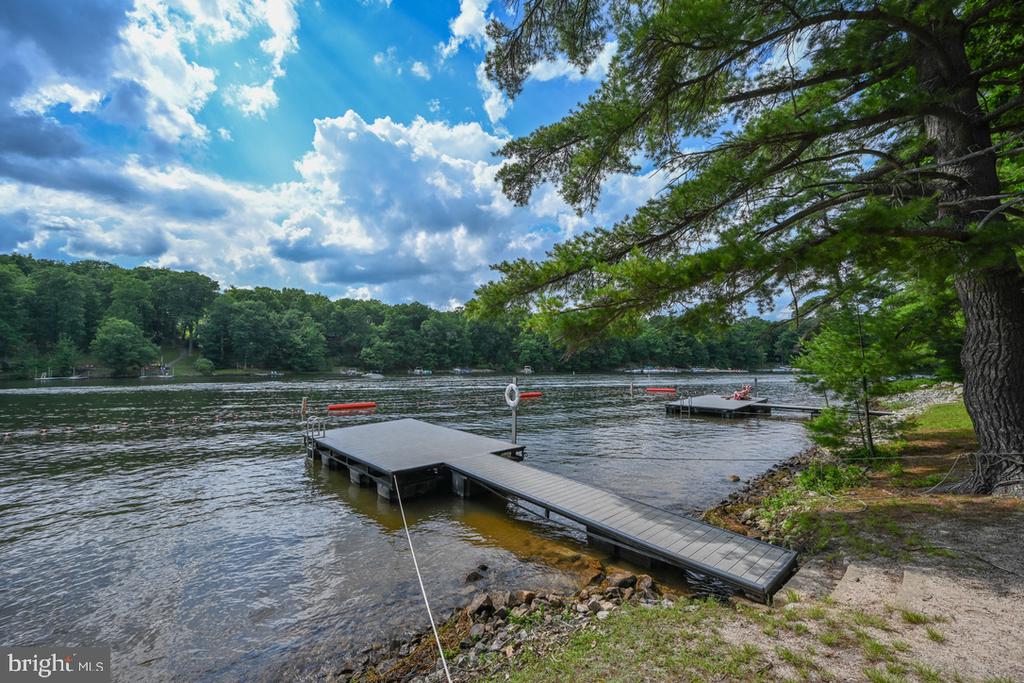 102 PINEY POINT DRIVE