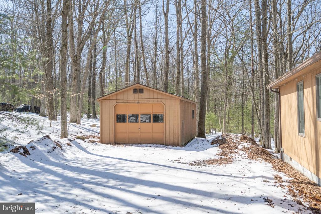 102 PINEY POINT DRIVE