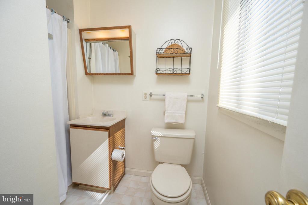 102 PINEY POINT DRIVE