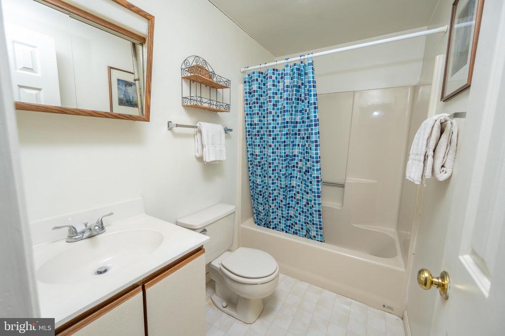 102 PINEY POINT DRIVE