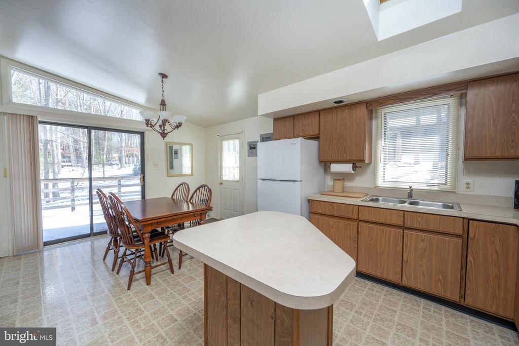 102 PINEY POINT DRIVE