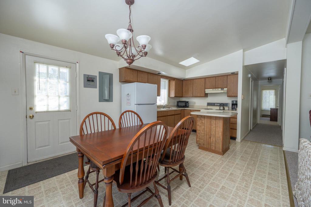 102 PINEY POINT DRIVE