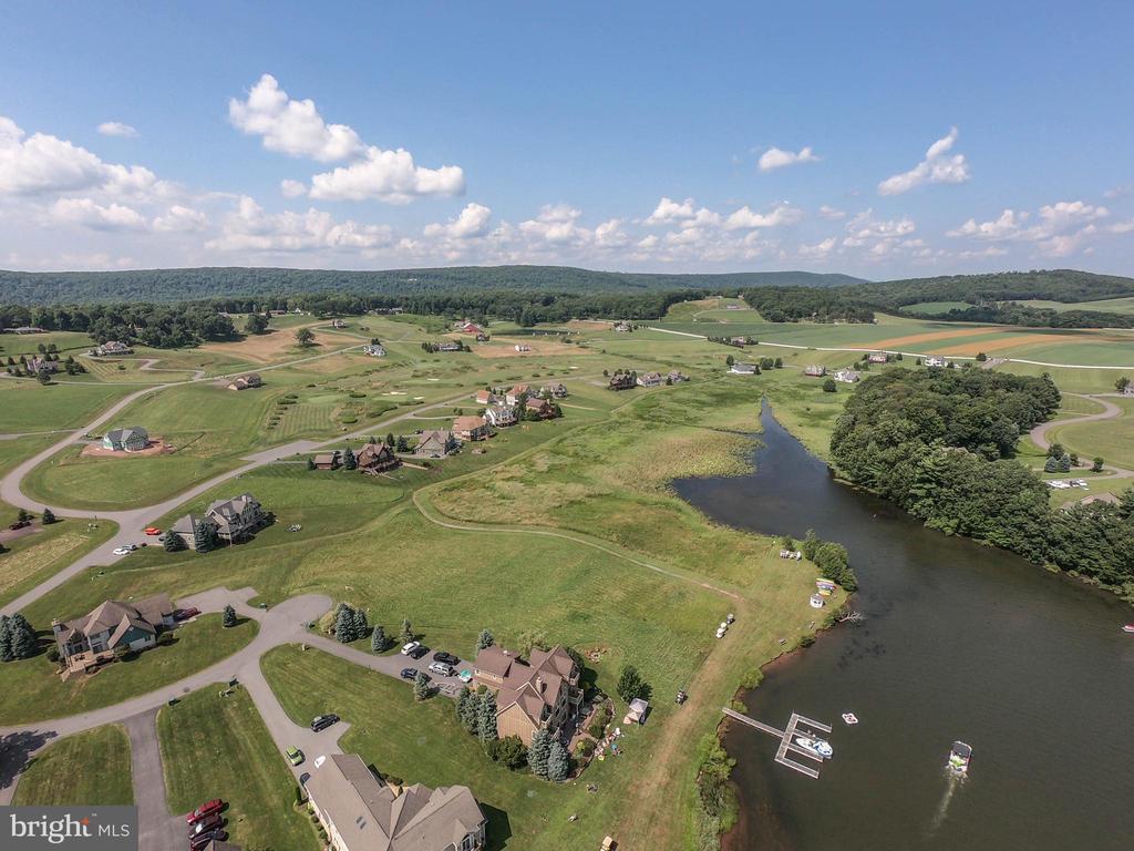 304 WATERFRONT GREENS DRIVE