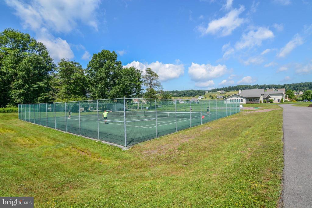 304 WATERFRONT GREENS DRIVE