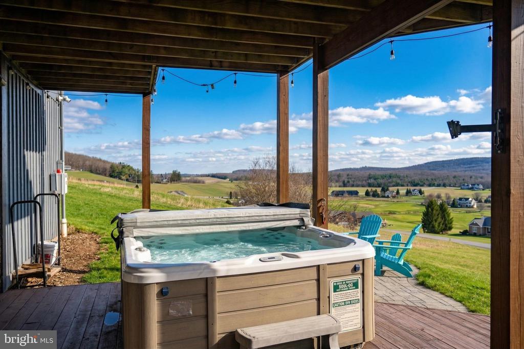 304 WATERFRONT GREENS DRIVE
