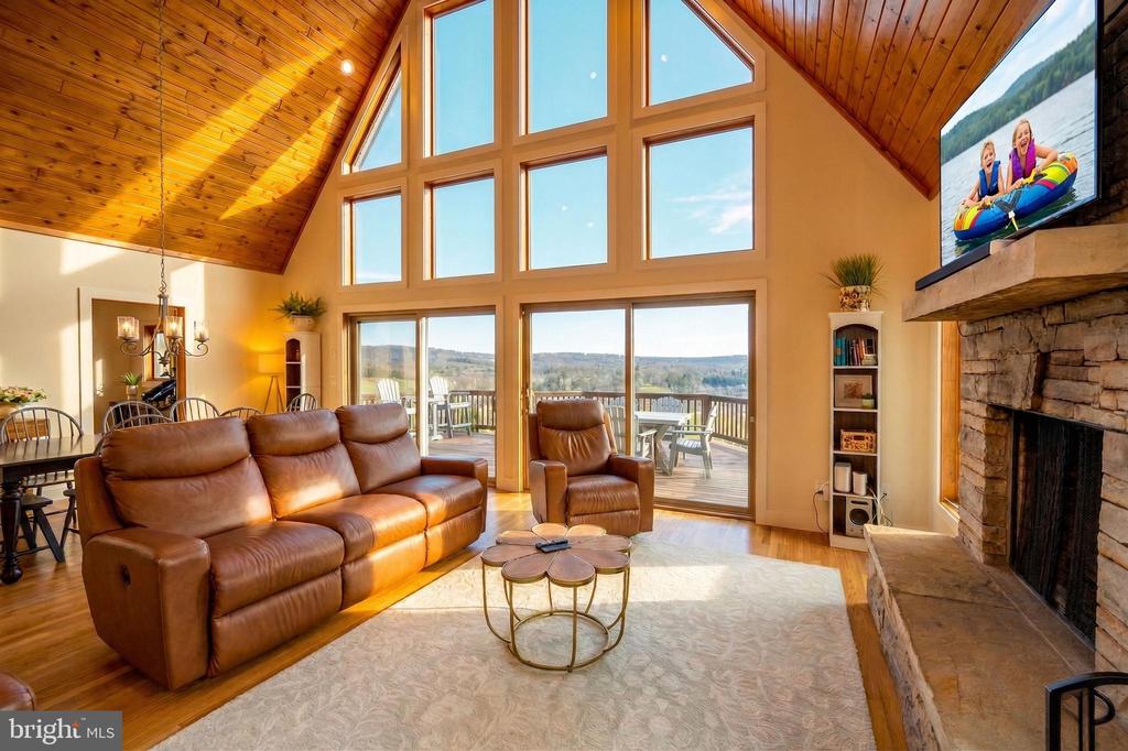 304 WATERFRONT GREENS DRIVE