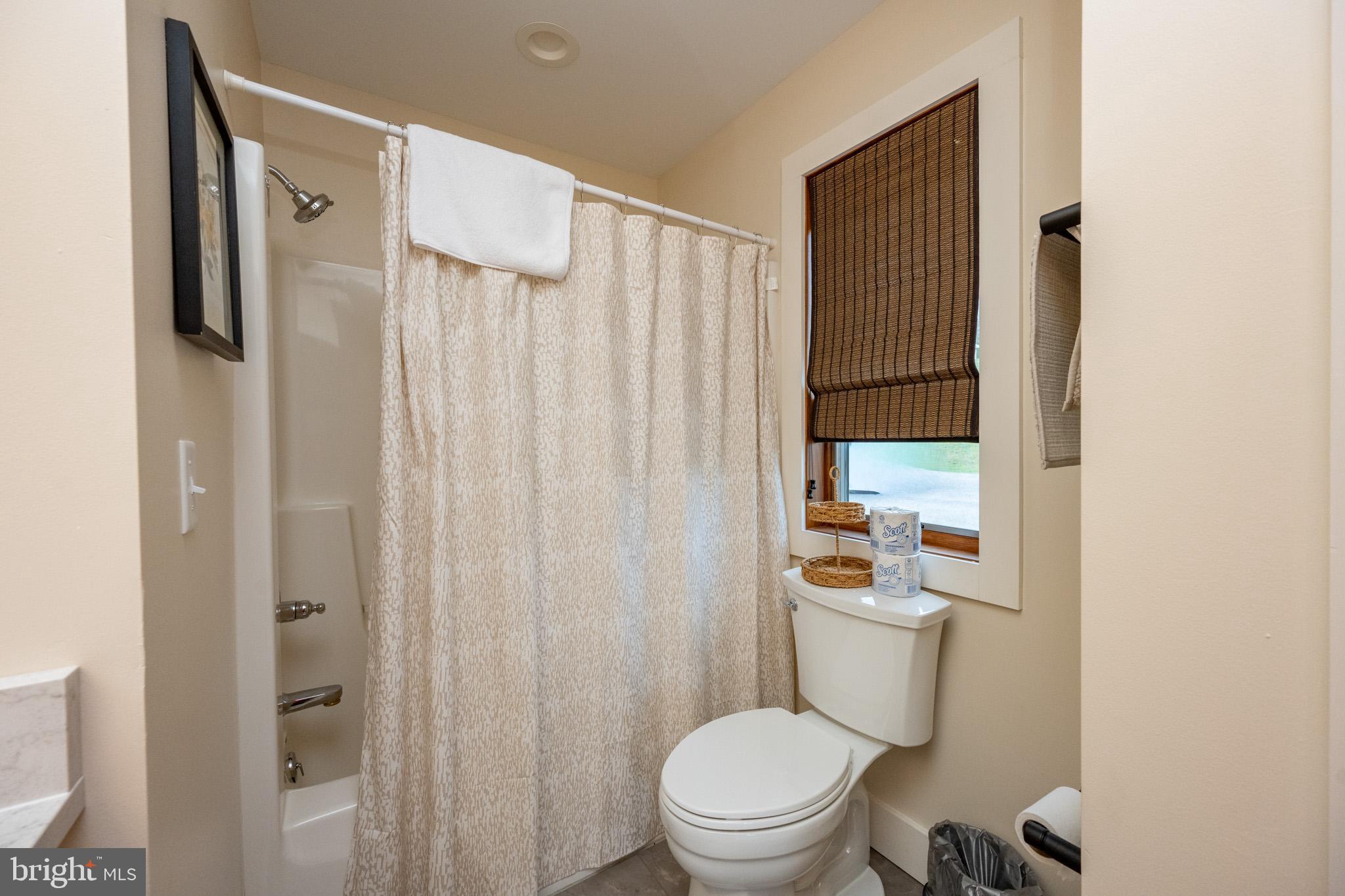 304 WATERFRONT GREENS DRIVE