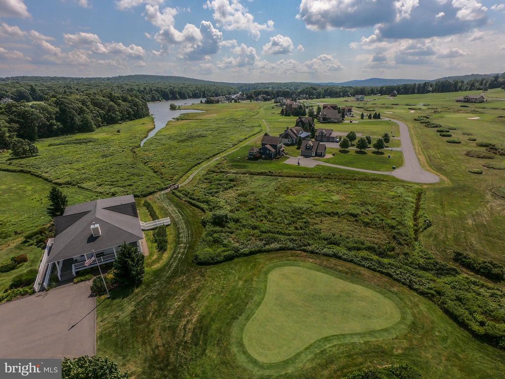 304 WATERFRONT GREENS DRIVE