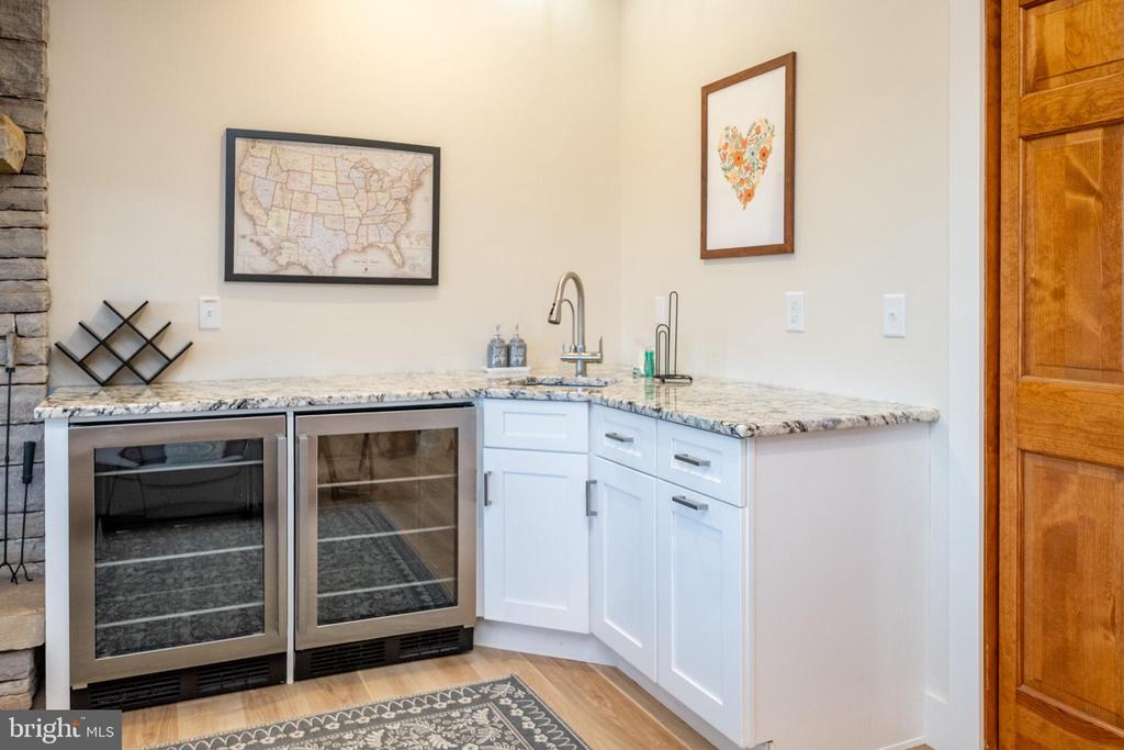 304 WATERFRONT GREENS DRIVE