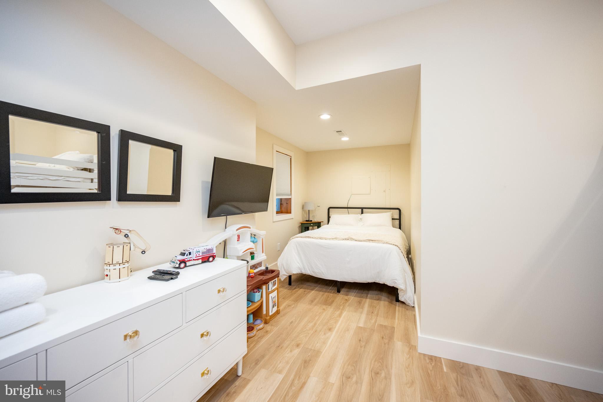 304 WATERFRONT GREENS DRIVE